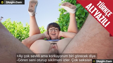 Minyon Liseli Kızı Havuzun Kenarında Siken Sapık Adam